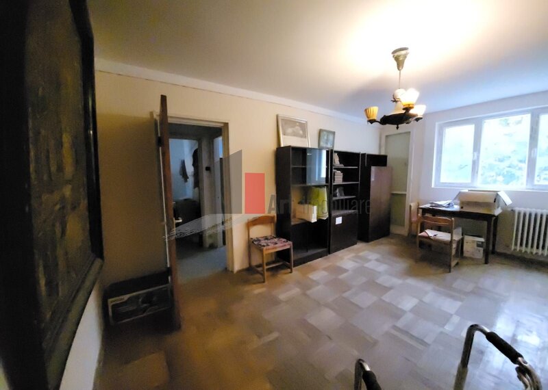 Metrou N. Grigorescu 50 m, apartament 3 camere.